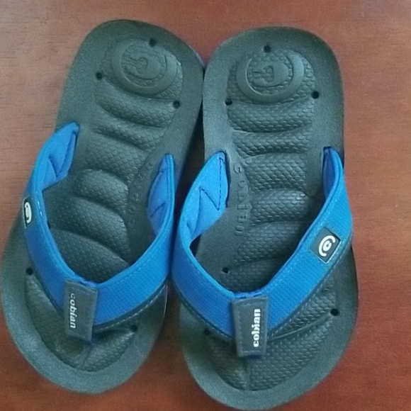 Sandals/flip flops, sz 9-10 NEW - Picture 1 of 4